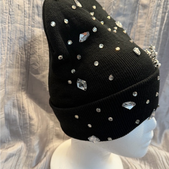 Embellished Black Beanie with Butterfly Detail - Picture 4 of 11